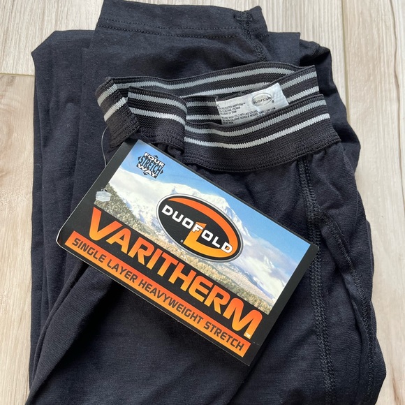 Under layer for ski/ snowboarding - Picture 5 of 6